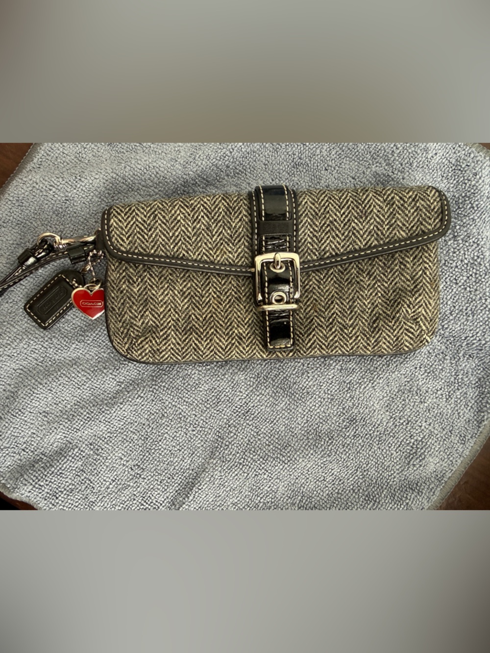 Vintage Coach Woven Herringbone Clutch Wallet with heart charm!!! ♥️